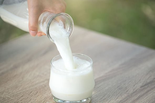Khi khát có nên uống một ly sữa không? ảnh 1 uongsua.jpg