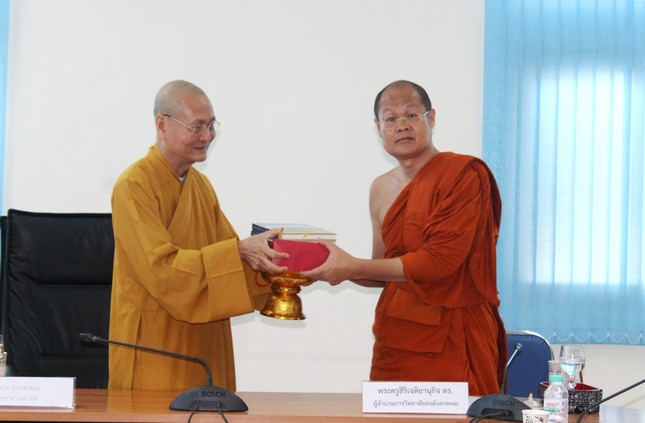 Học viện PGVN tại Huế hợp tác với đại học Thái Lan ảnh 4 6.jpg