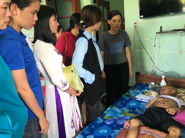 Giáo viên trường TH Diên Phước đến thăm học sinh Nhật Minh, 4-10.jpg