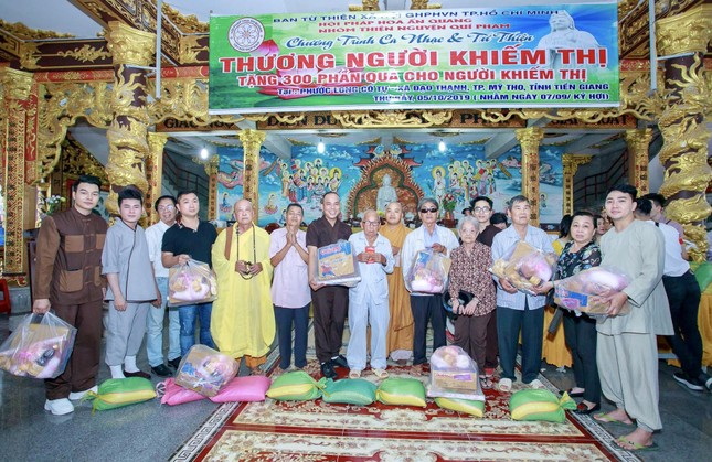 Chương trình từ thiện "Thương người khiếm thị" ảnh 2 unnamed.jpg