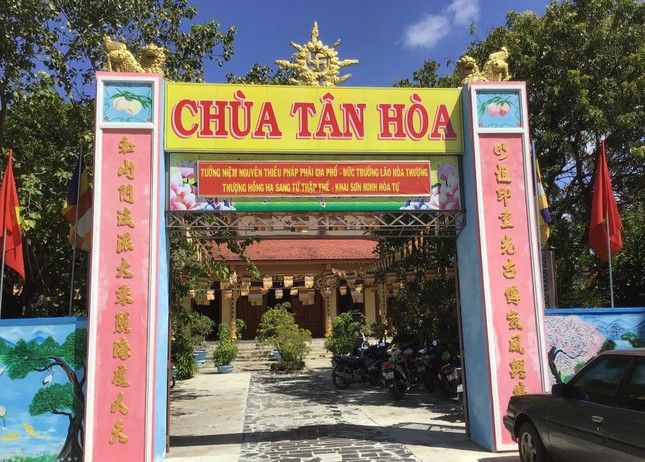 cổng tam quan.jpg