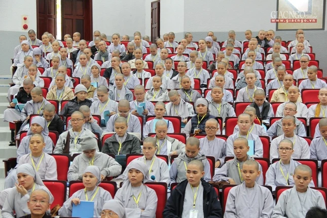 TT-Huế: Tập huấn về biến đổi khí hậu cho Tăng Ni sinh ảnh 6 4.jpg