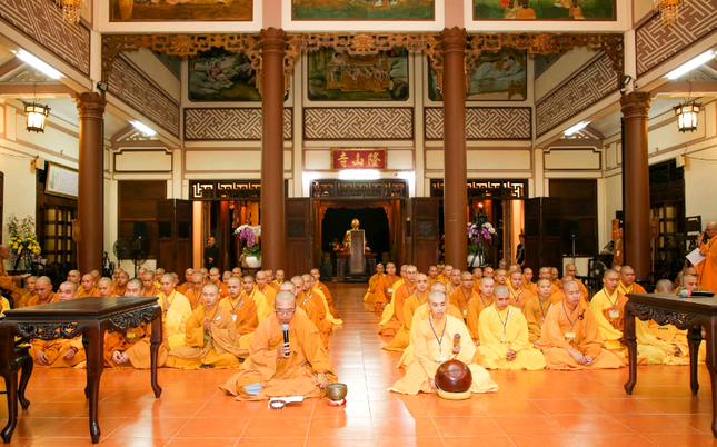 Đại giới đàn Bồ-tát Quảng Đức khảo hạch giới tử ảnh 7 tụng luật 1.png