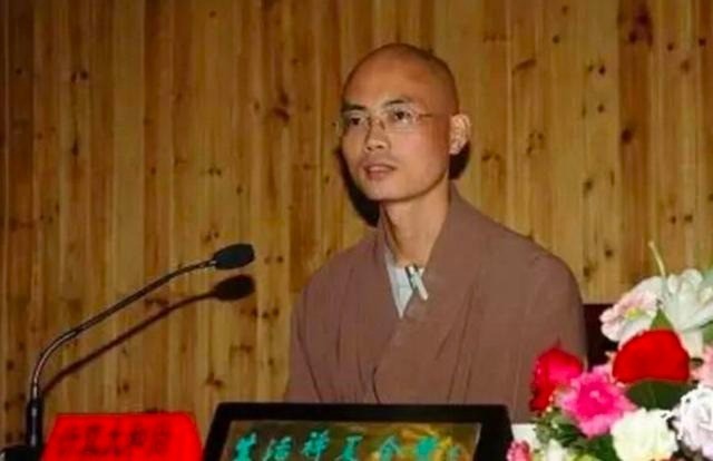 Ninh Bạc đã xuất gia vào nơi cửa Phật. Ảnh: Sina. su1-1570460405-5859-1570460535_jpg.jpg