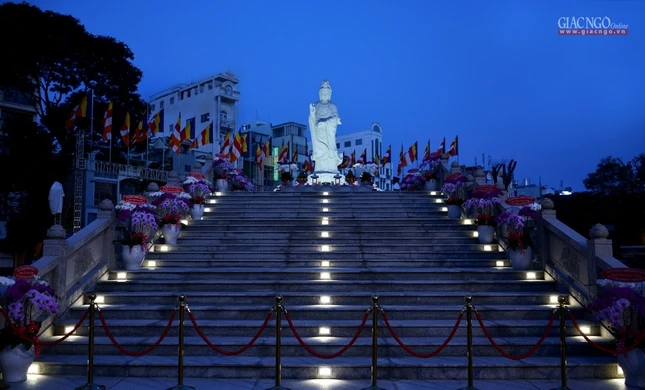 Trang nghiêm lễ an vị tôn tượng Bồ-tát Quán Thế Âm ảnh 6 BTN_0048.jpg