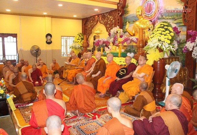 Trang nghiêm lễ dâng y Kathina tại tổ đình Bửu Quang ảnh 5 14d.jpg