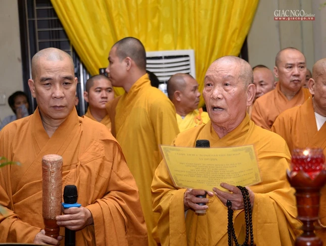 Tang le HT Vien Giac GNO (18).JPG