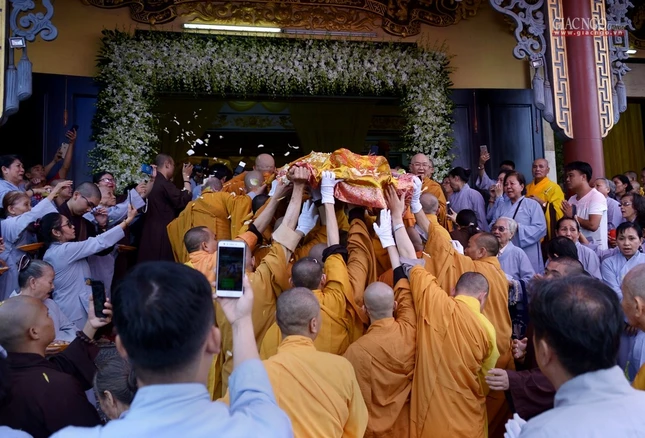 Tang le HT Vien Giac GNO (24).JPG