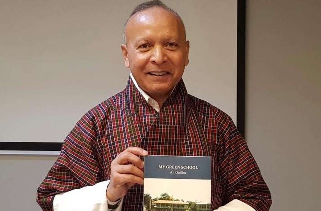 nguyen bo truong va quyen sach.jpeg