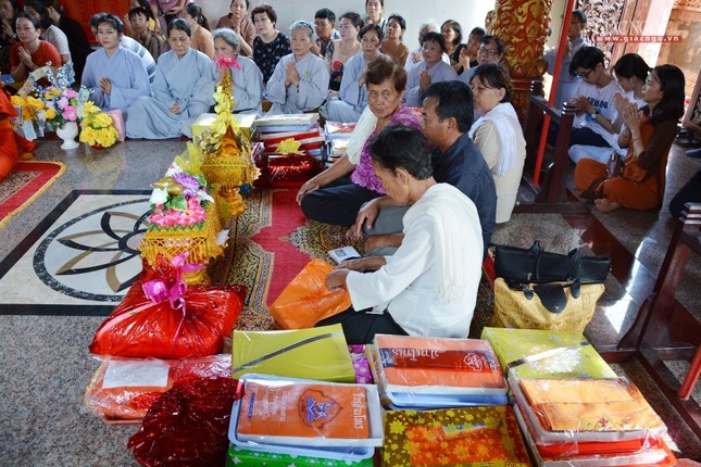Cà Mau: Lễ dâng y Kathina tại chùa Monivongsa ảnh 4 7.jpg