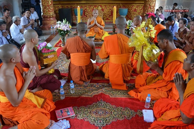 Cà Mau: Lễ dâng y Kathina tại chùa Monivongsa ảnh 3 8.jpg