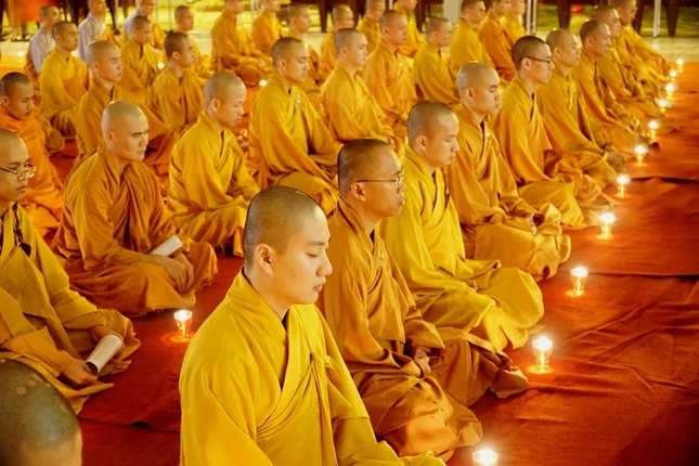 Cầu nguyện cho 39 bà con người Việt tử vong ở Anh ảnh 10 H08.JPG