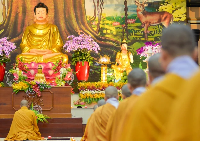 Cầu nguyện cho 39 bà con người Việt tử vong ở Anh ảnh 7 HUY_0086.jpg