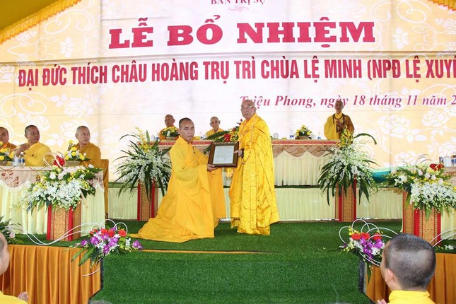 trao quyet dinh-min.JPG