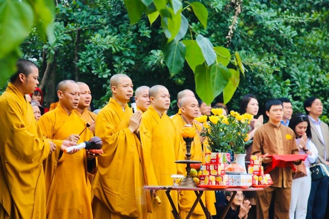 Lễ rót đồng đúc đại hồng chung chùa Gác Chuông ảnh 1 1.jpg