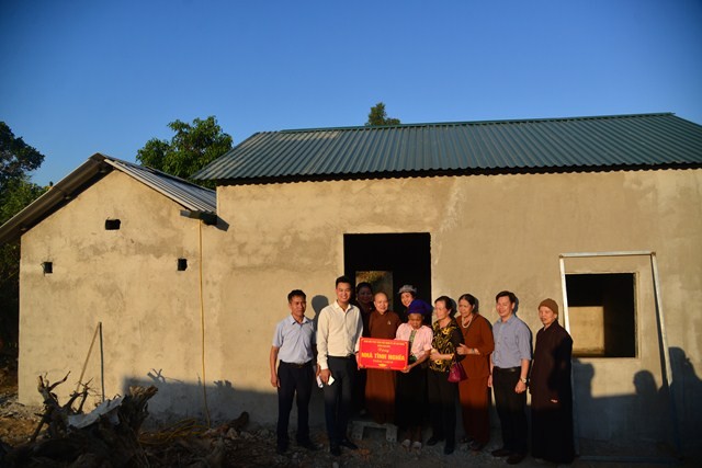 DSC_9996-Copy.jpg