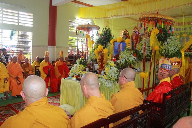 Cung tống kim quan HT.Thích Đồng Tịnh nhập bảo tháp ảnh 1 bd 1.jpg
