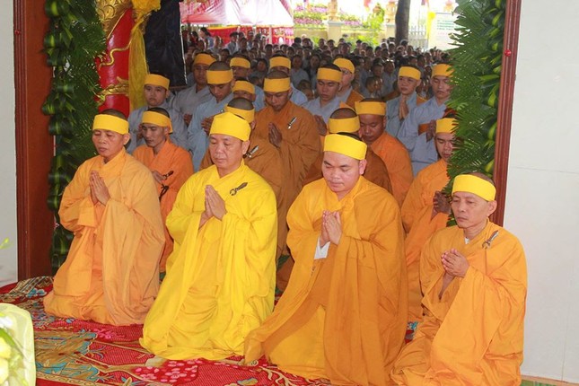 Cung tống kim quan HT.Thích Đồng Tịnh nhập bảo tháp ảnh 4 bd 5.jpg