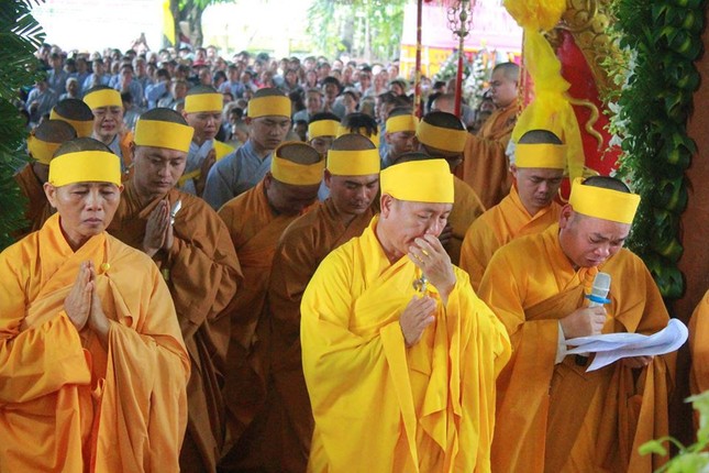 Cung tống kim quan HT.Thích Đồng Tịnh nhập bảo tháp ảnh 5 bd 7.jpg