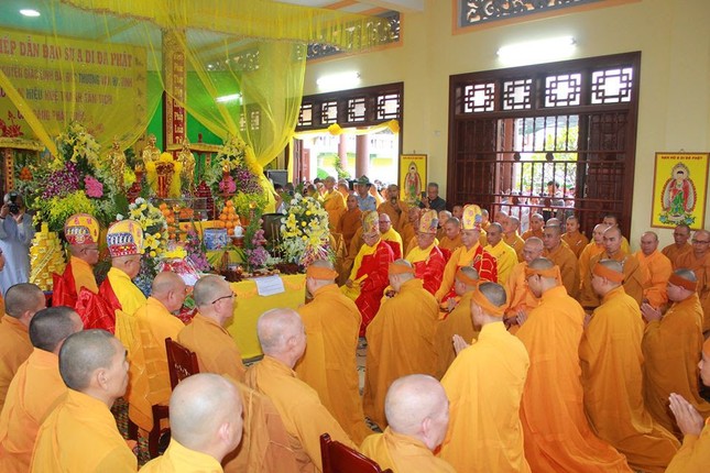 Cung tống kim quan HT.Thích Đồng Tịnh nhập bảo tháp ảnh 12 vt 4.jpg