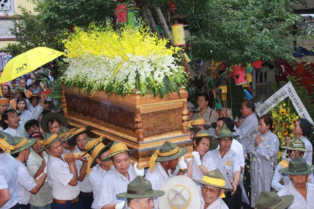 Cung tống kim quan HT.Thích Đồng Tịnh nhập bảo tháp ảnh 15 vt 5.jpg