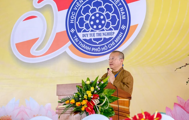 Họp mặt các thế hệ Tăng Ni sinh viên Học viện ảnh 2 DSCF2669.jpg