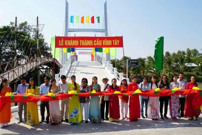 Cat bang khanh thanh cau giao  thong.jpg