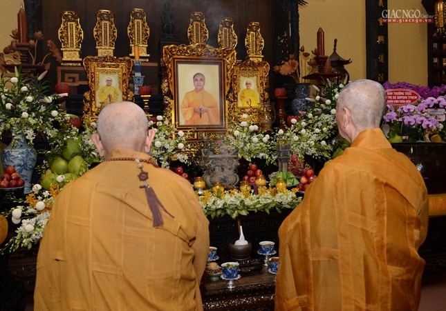 Tưởng niệm Đại lão HT.Thích Trí Quang tại chùa Ấn Quang ảnh 3 4aq.jpg