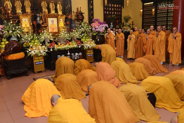 Tưởng niệm Đại lão HT.Thích Trí Quang tại chùa Ấn Quang ảnh 7 7aq.jpg