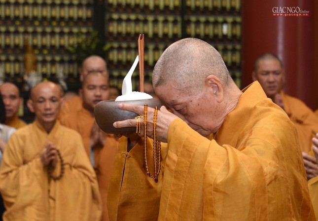 Tưởng niệm Đại lão HT.Thích Trí Quang tại chùa Ấn Quang ảnh 8 8aq.jpg