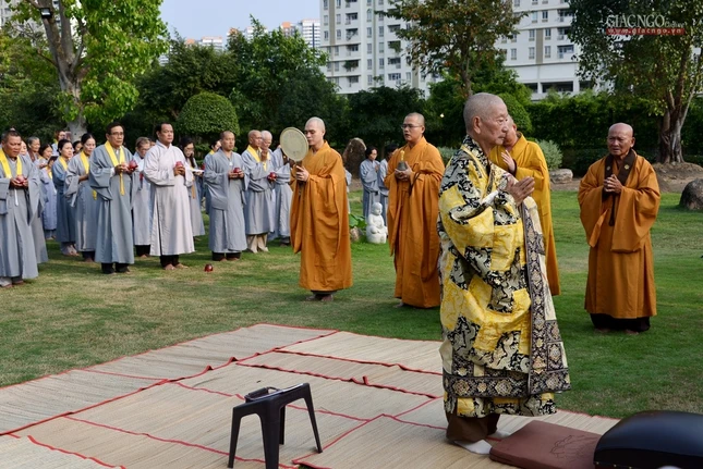 Le via Phat A Di Đà  (6).jpg