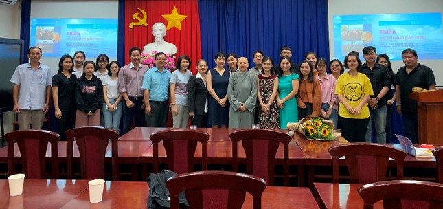 Giảng viên tìm hiểu, thực tập thiền để giảm stress ảnh 1 thien-giam-tress.jpg