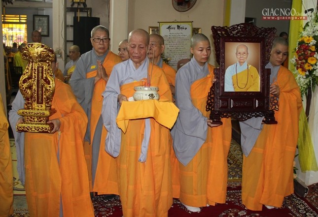 Cung tống kim quan NT.Thích nữ Diệu Tấn nhập bảo tháp ảnh 11 10.jpg