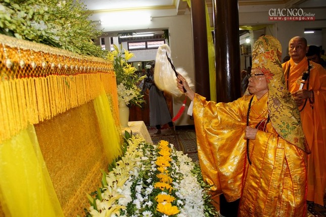 Cung tống kim quan NT.Thích nữ Diệu Tấn nhập bảo tháp ảnh 10 11.jpg