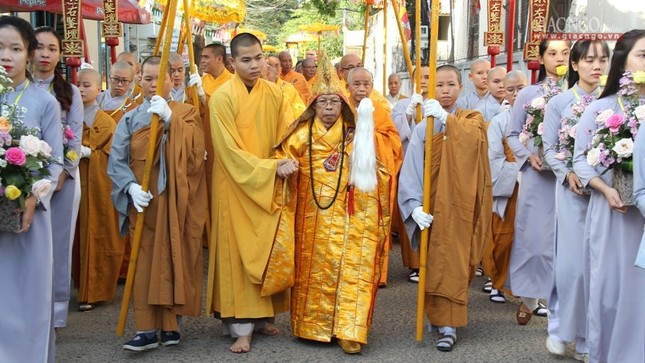 Cung tống kim quan NT.Thích nữ Diệu Tấn nhập bảo tháp ảnh 14 17.jpg