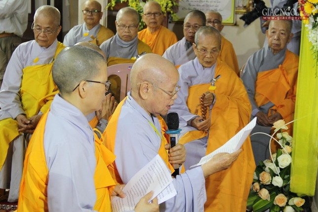 Cung tống kim quan NT.Thích nữ Diệu Tấn nhập bảo tháp ảnh 9 9.jpg