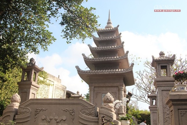 Cung thỉnh xá-lợi Trưởng lão HT.Thích Trí Quang nhập tháp ảnh 6 1tudam2.jpg