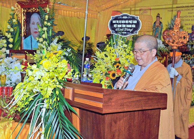 Cung tống kim quan NT.Thích nữ Đàm Tâm nhập tháp ảnh 4 le tang ni trương 009.jpg