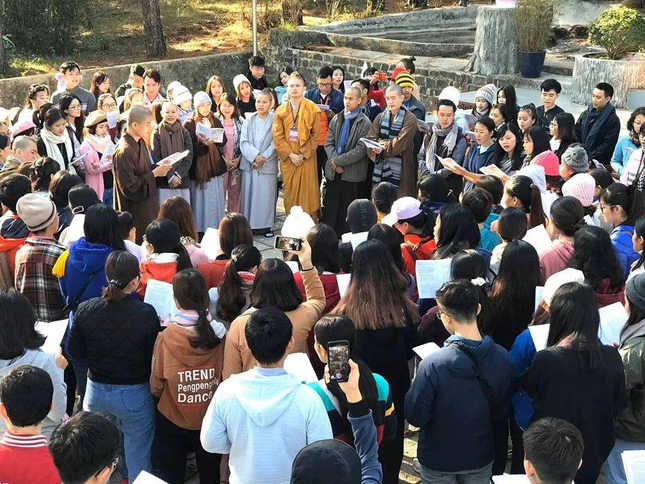 “Mắt thương nhìn đời” ảnh 1 nhansinh.jpg