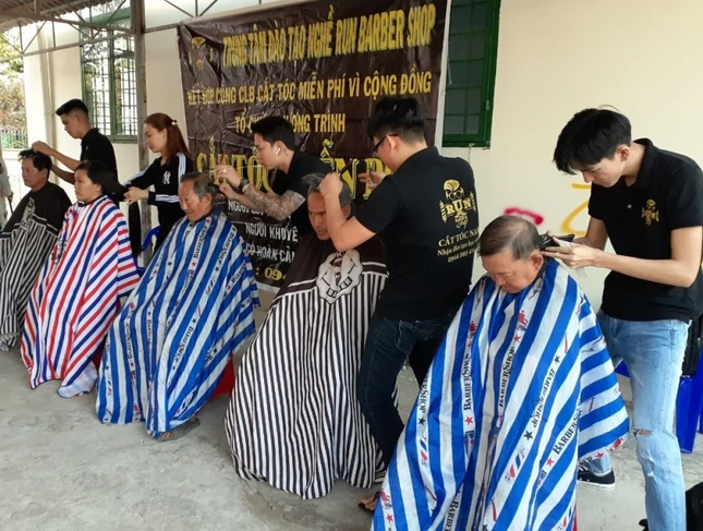 CẮT TÓC MIỄN PHÍ.jpg