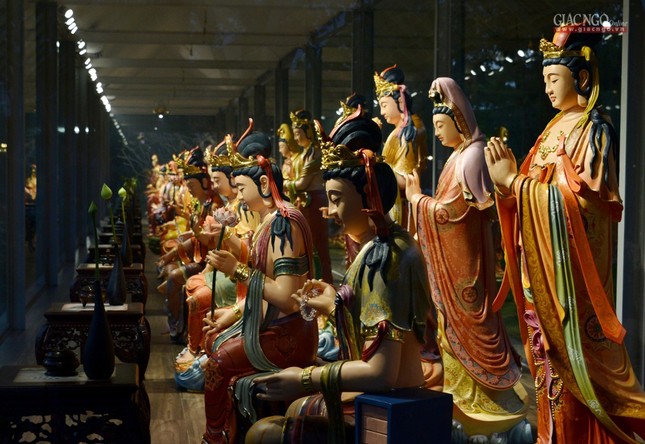 An vị 33 tôn tượng Quan Âm (16).jpg