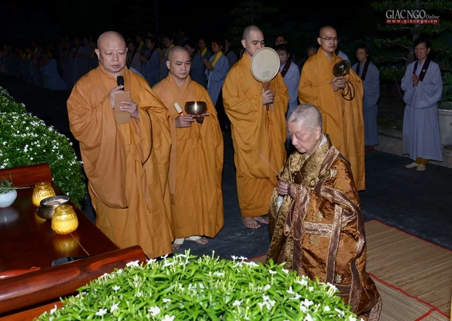 An vị 33 tôn tượng Quan Âm (2).jpg