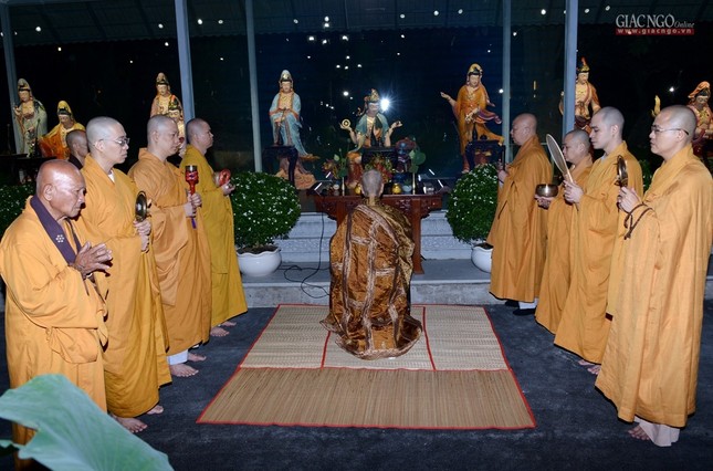 An vị 33 tôn tượng Quan Âm (3).jpg