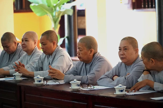 Tăng Ni Q.Bình Tân tích cực bảo vệ môi trường ảnh 5 H9.JPG