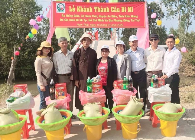 Chuan bi tang qua Tet cho ho    ngheo.jpg