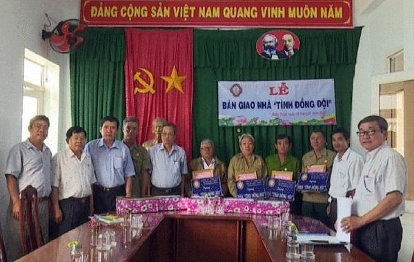 tang nha Dong Thap.JPG