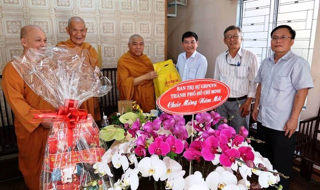 Q.Bình Thạnh: BTS, lãnh đạo quận chúc Tết chư tôn đức ảnh 4 txtt ct 3.jpg