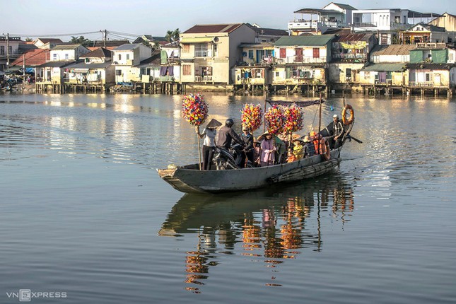 hoa-giay-hue-vnexpress-8-1578374861_680x0.jpg