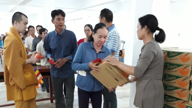TX.Ngọc Bửu, đao tràng Pháp Hoa Ấn Quang tặng quà Tết ảnh 2 20200120_073230.jpg