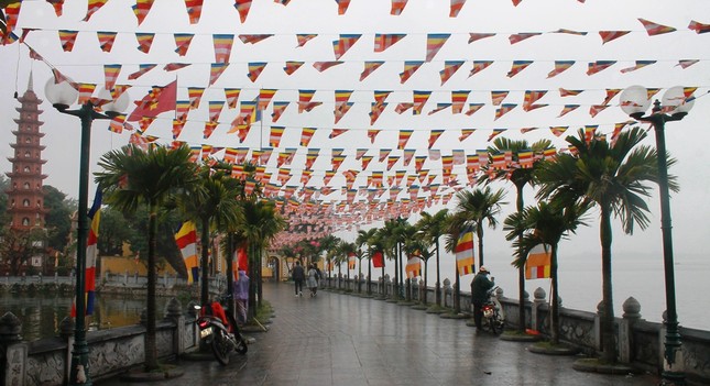 CHùa Trấn Quốc 2.JPG